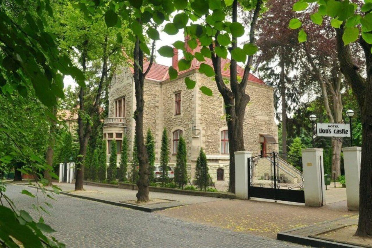 Lion'S Castle Hotel Lemberg Exterior foto