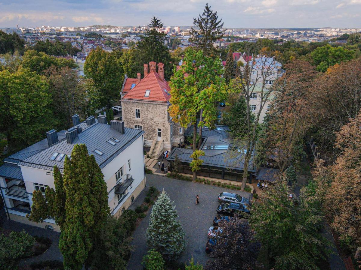 Lion'S Castle Hotel Lemberg Exterior foto